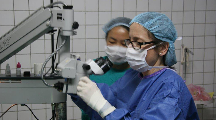 Dr Anna Galanopoulos in surgery